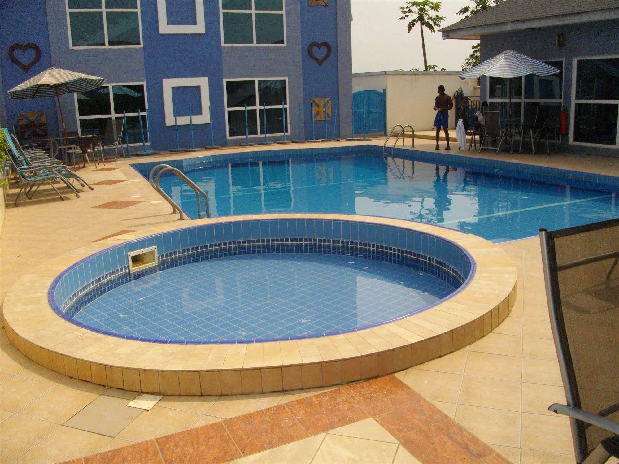 De Holiday Beach Hotel Kokrobite Exterior photo