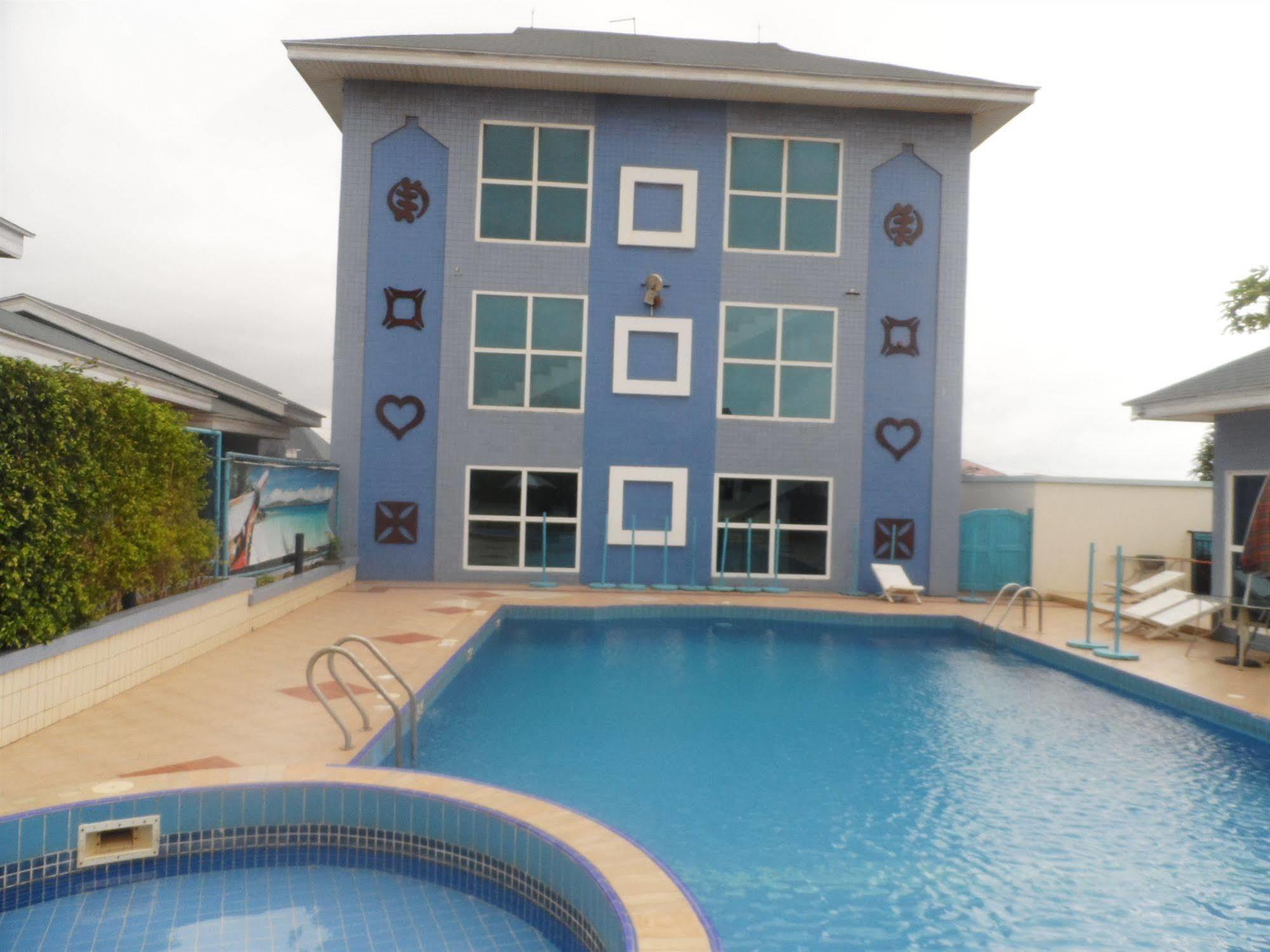 De Holiday Beach Hotel Kokrobite Exterior photo