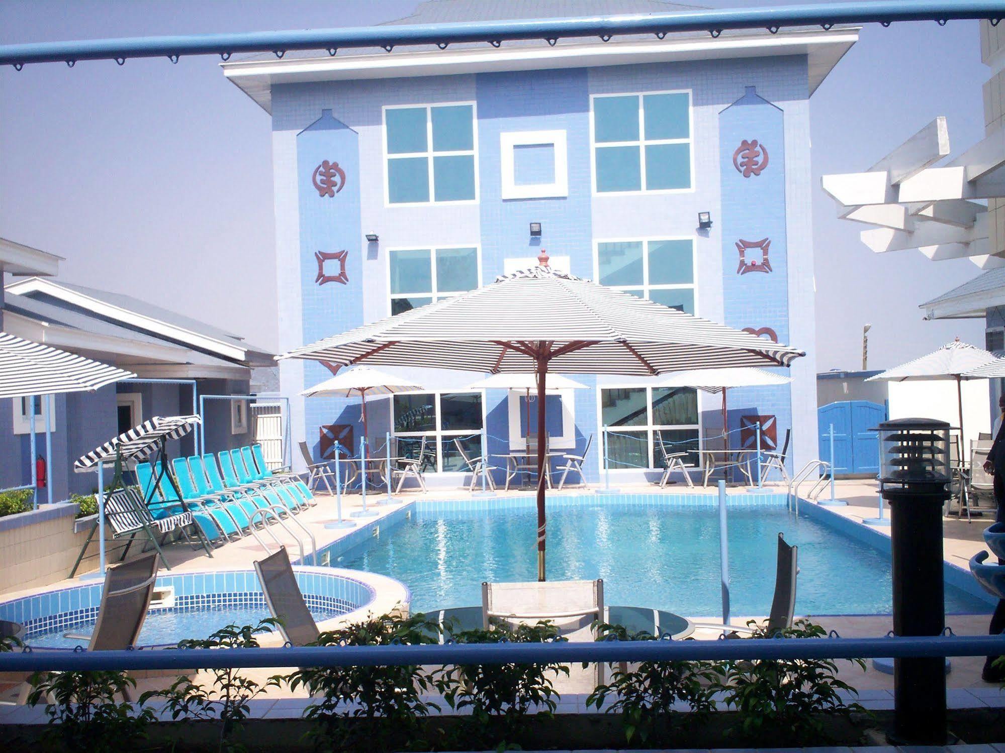 De Holiday Beach Hotel Kokrobite Exterior photo